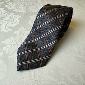 Jos A Bank Reserve Tie 100% Silk Gray Pattern Men’s Necktie
